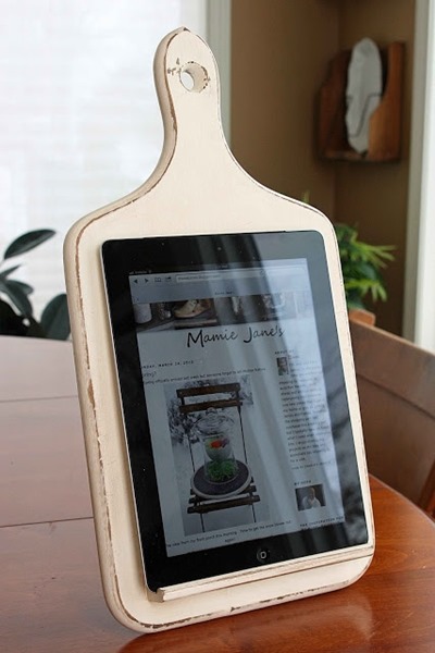 DIY Tablet Holder... Perfect for Mother's Day