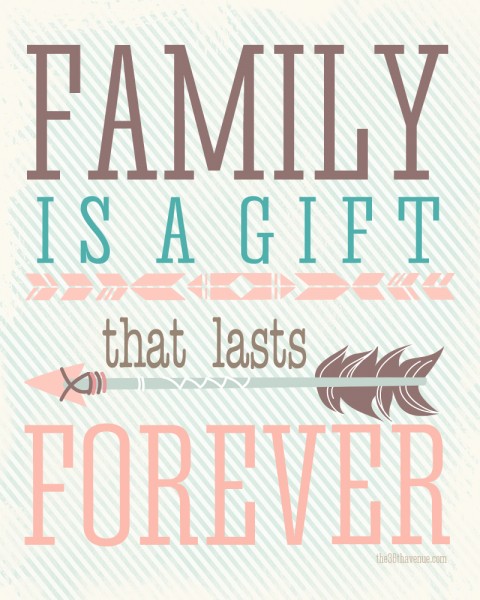 Family is a gifts that lasts forever FREE PRINTABLE over at the36thavenue.com
