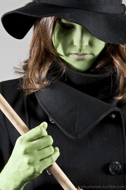 10 Genius Last Minute #Halloween #Costumes from your closet at the36thavenue.com ...Eek!