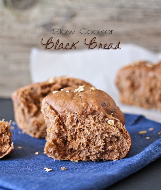 The Party Bunch Favorites: Slow Cooker Black Bread 