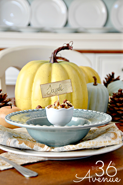 How to create a beautiful and affordable Thanksgiving Table Escape with things you already have. the36thavenue.com