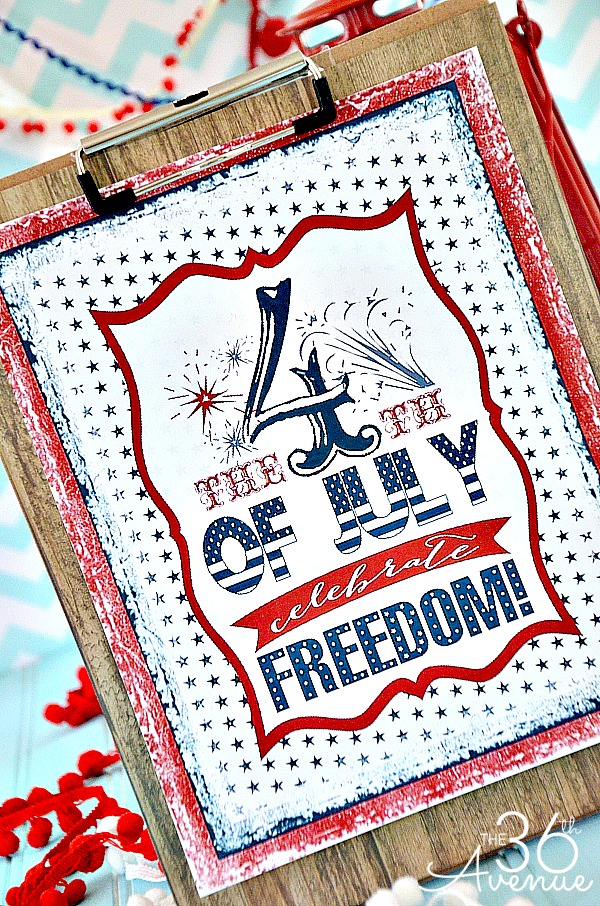 Fourth of July Free Printable at the36thavenue.com ...Such a fun and festive way to decorate!