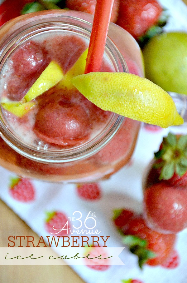 Strawberry Ice Cubes Recipe by the36thavenue.com Such an easy and delicious way to add flavor to your drinks!