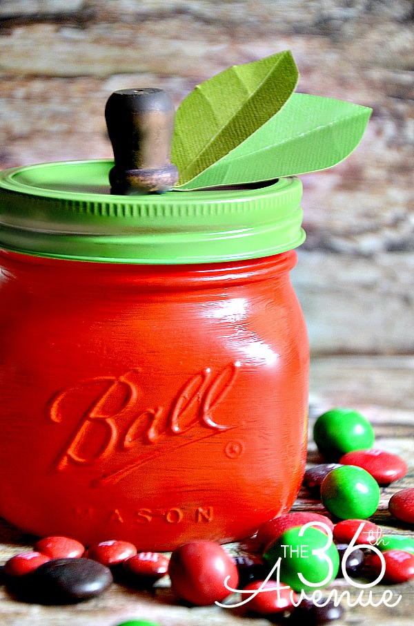 DIY Apple Jar Tutorial at the36thavenue.com Such a cute gift for teachers! #crafts