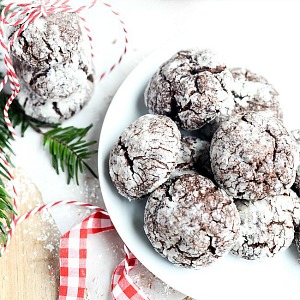 Chocolate Crinkle Cookies- Placeofmytaste.com