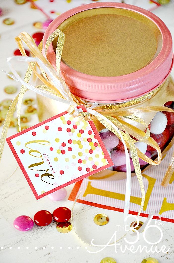 Valentines Day Gift Idea - Super cute heart jars and free printable at the36thavenue.com PIN IT NOW AND MAKE THEM LATER! #valentines