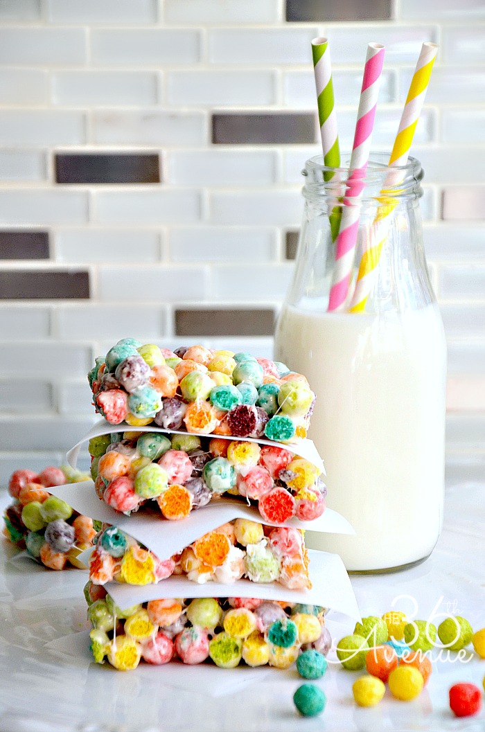 Recipe - White Chocolate Rainbow Bars at the36thavenue.com Pin it now and make them later! #kidsfavorite