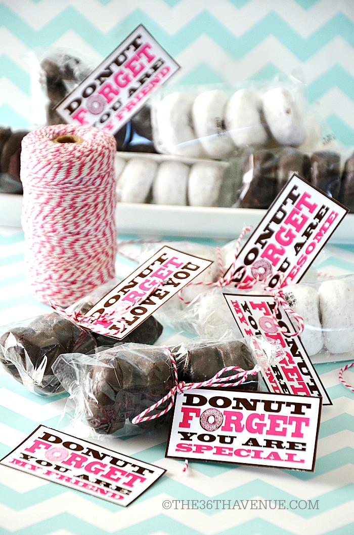 Gift Ideas - Free Printable and Valentines at the36thavenue.com #handmade