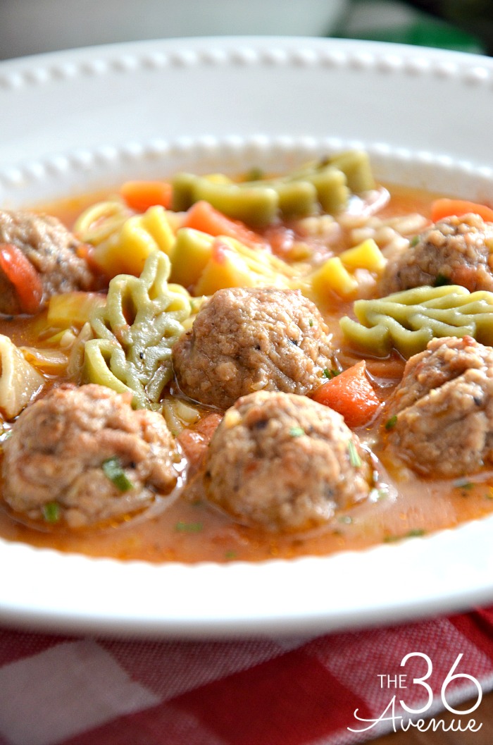 Meatball Italian Soup Recipe - This delicious One Pot Soup is super easy to make and ready in 30 minutes or less! I love easy soup recipes! PIN IT NOW and make it later!