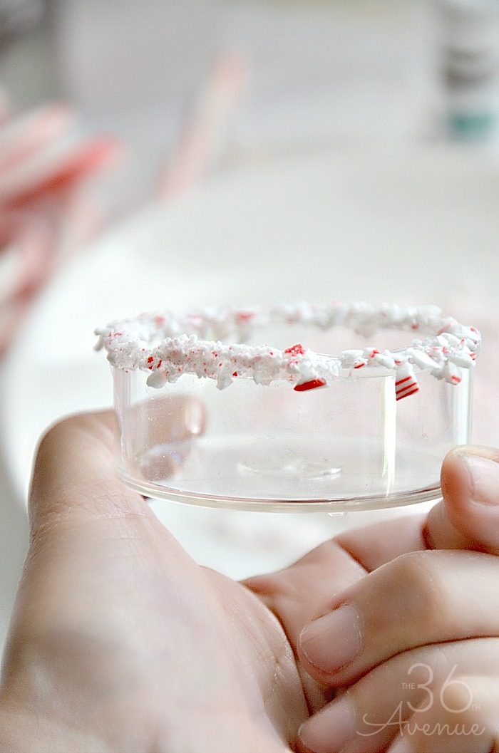 How to make homemade candles - These Peppermint Candles are easy to make and super fun to give! 